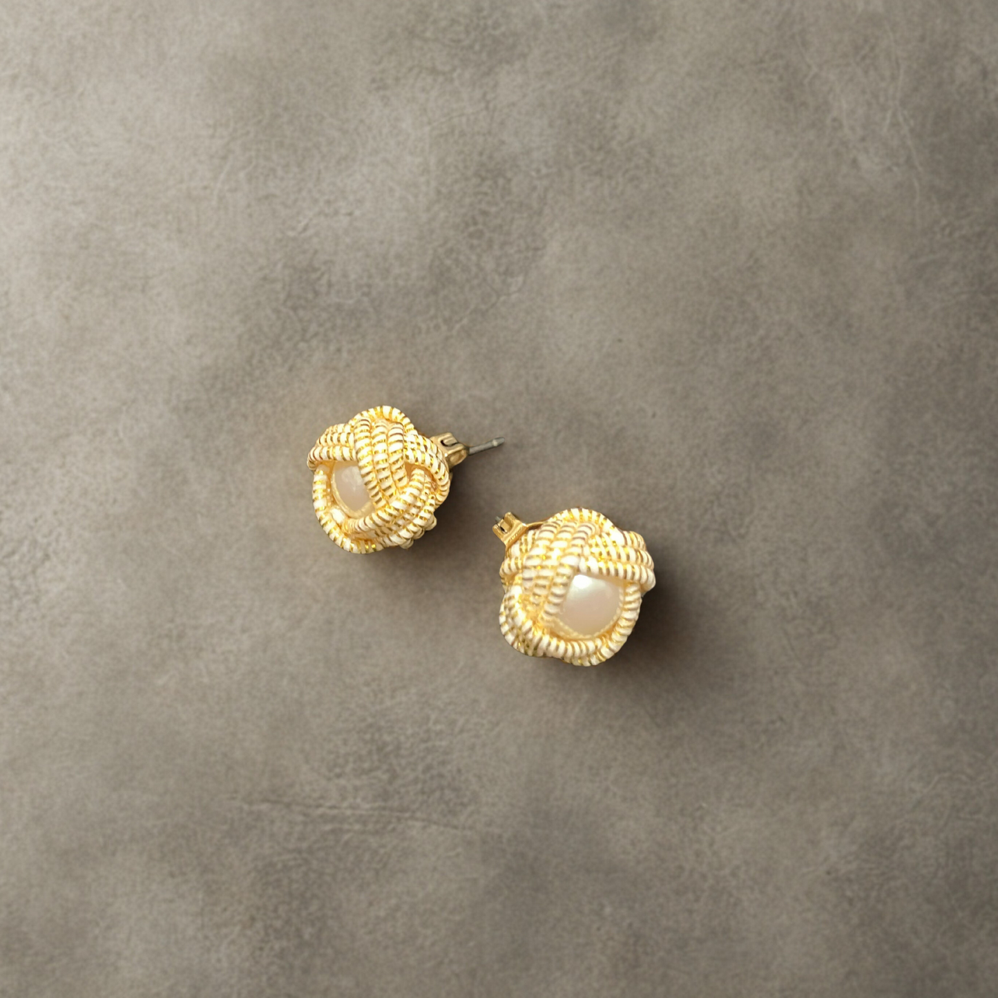 ピアス｜Luminous Knot - ゴールド